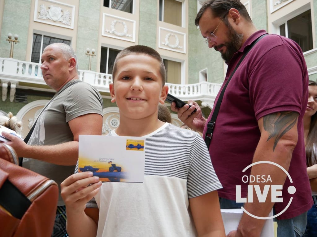 В Одесі презентували нову поштову марку ''Доброго вечора, ми з України