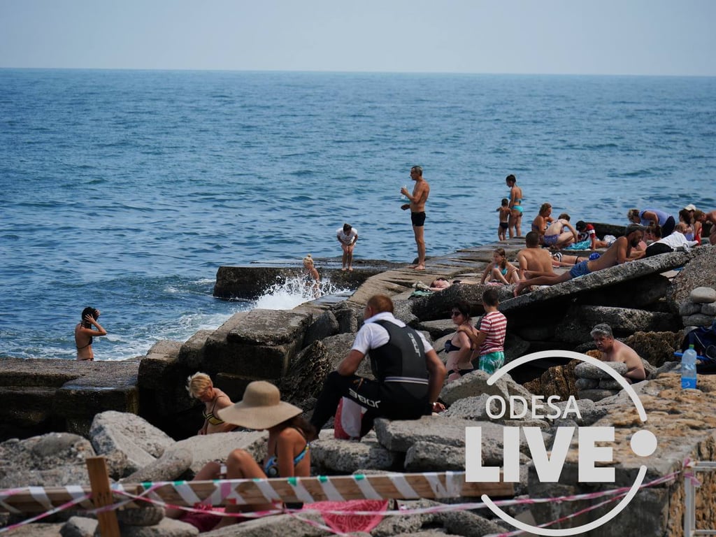 В останній місяць літа одеситів на деяких пляжах міста поменшало: