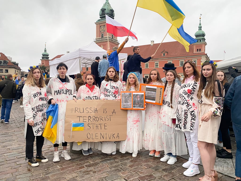 У середмісті Варшави зібралося зо п'ять тисяч людей