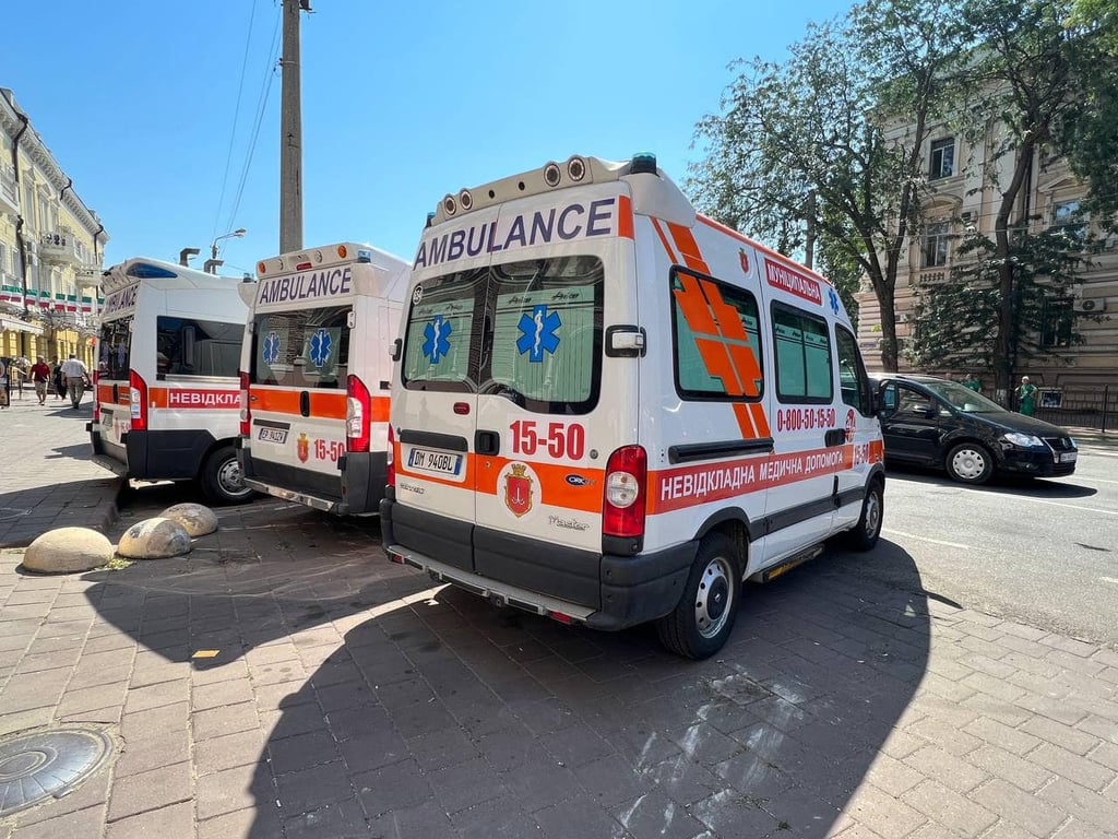 Одеський центр невідкладної медичної допомоги отримав 5 "швидких"