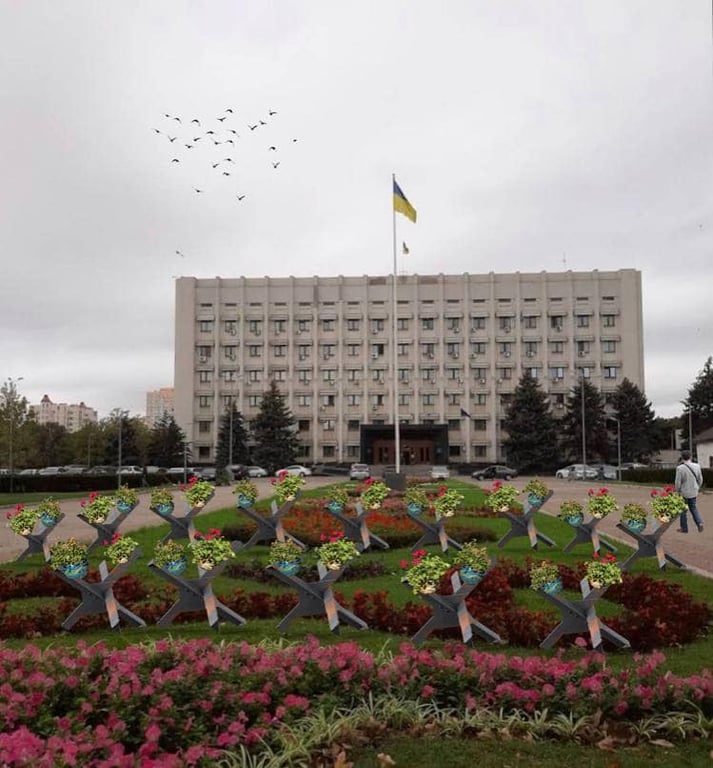 В Одесі створюють інсталяцію з протитанковими їжаками