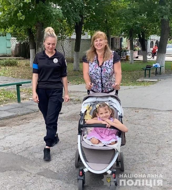 судьбой пятилетней девочки заботятся правоохранители из Беляевки