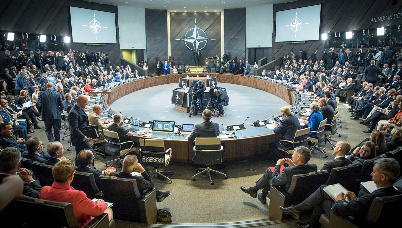 Яка доля чекає НАТО чи буде там місце для України
