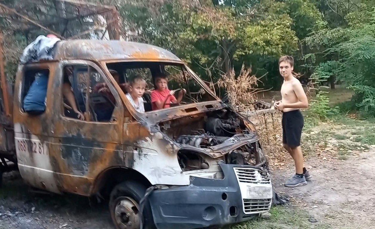 Я не знаю людей, які залишаються через прихід Росії.