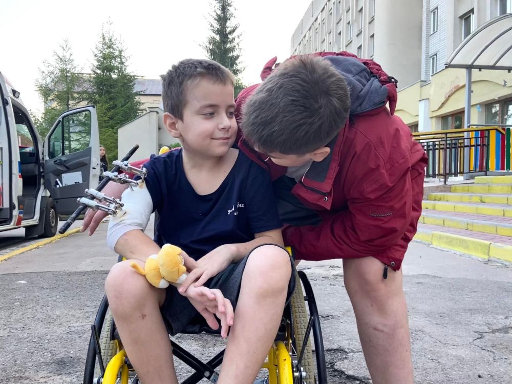 Діти, які ледь вижили під ракетним обстрілом на Одещині, поїхали до Ав