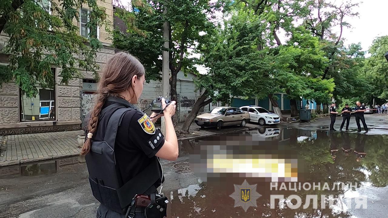 В одесской квартире нашли тела мертвых мужчин: что произошло