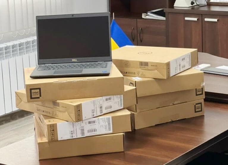 В лікарні Одещини передали 600 ноутбуків