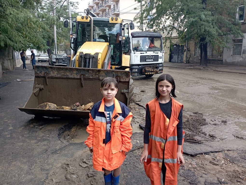 дети помогли коммунальщикам в Одессе