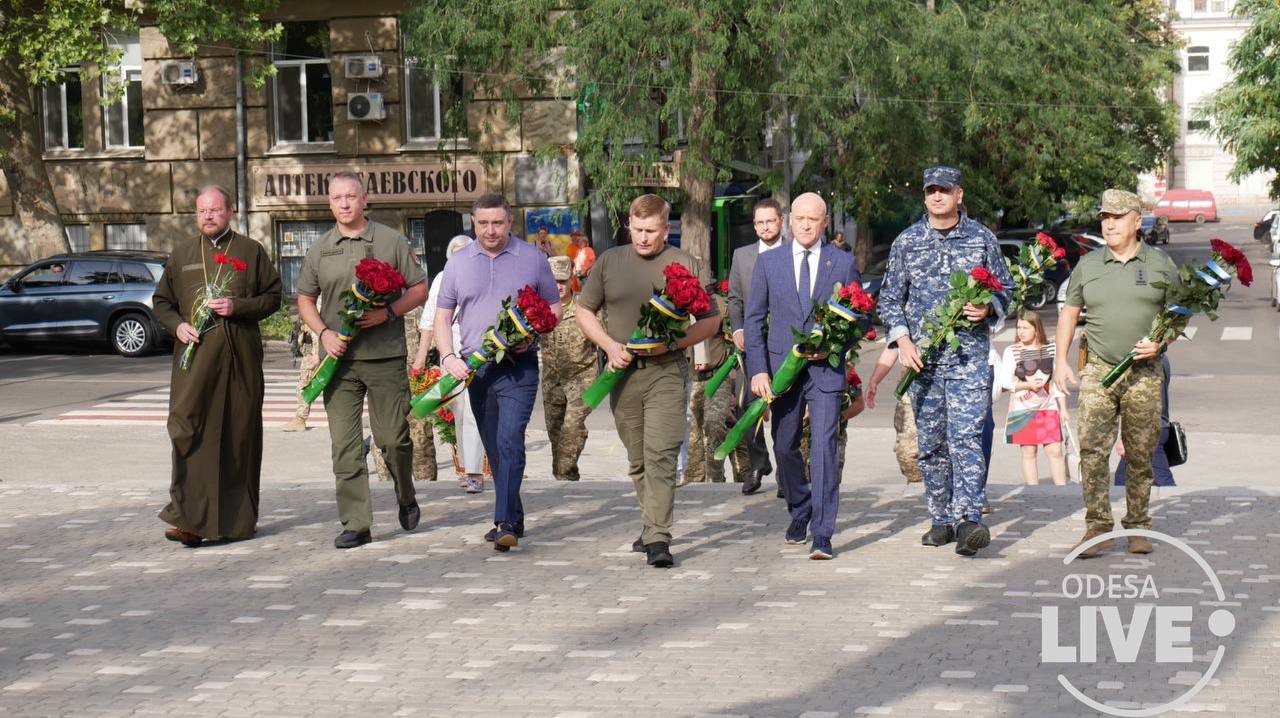 З нагоди Дня Незалежності в Одесі пройшла церемонія покладання квітів