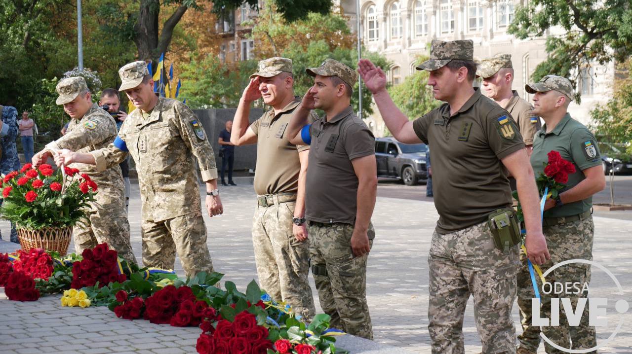 По случаю Дня Независимости в Одессе прошла церемония возложения цветов