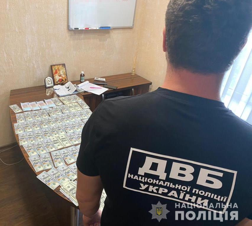 На Одещині 75-річний чоловік намагався відкупитися за розповсюдження д