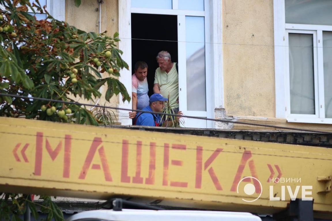упал балкон в Одессе
