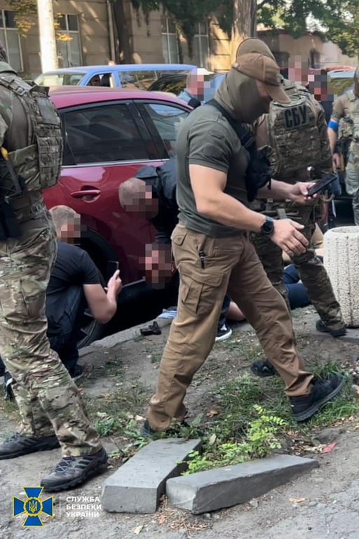 В Одессе задержали преступников, которые "выбивали" от предпринимателя
