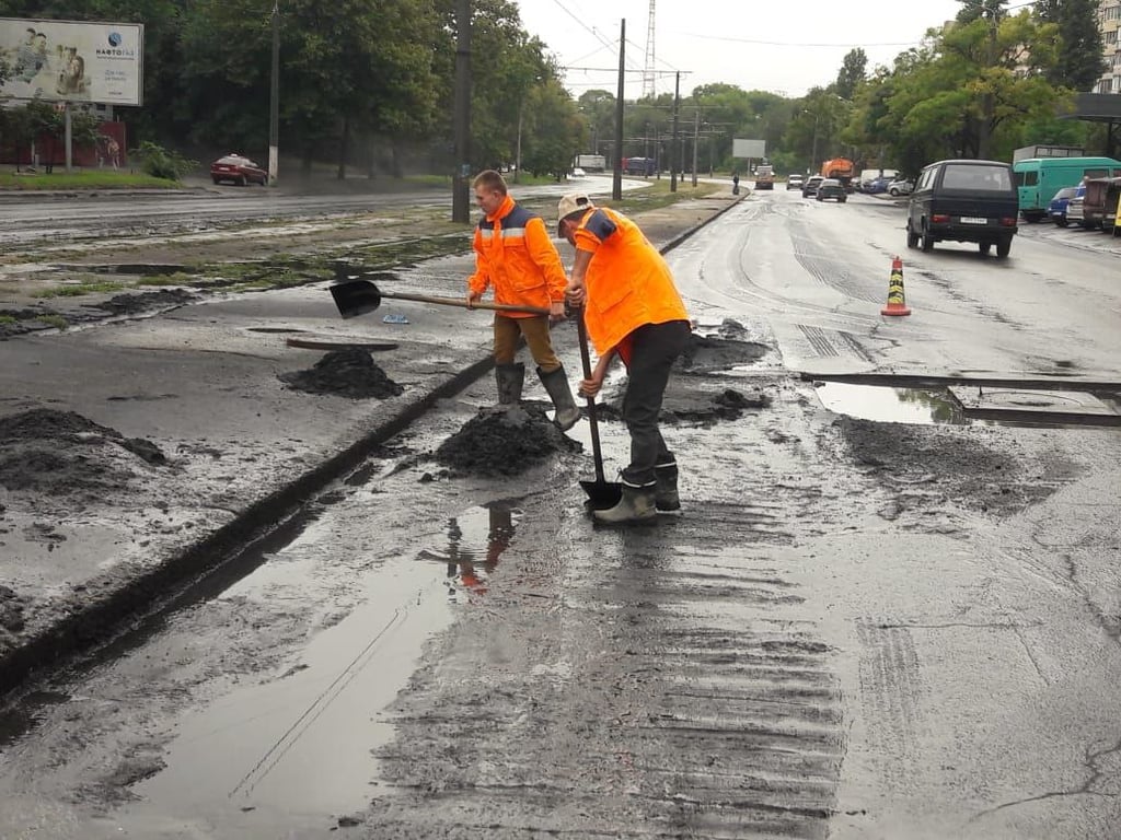 в одесі ліквідують наслідки дощу