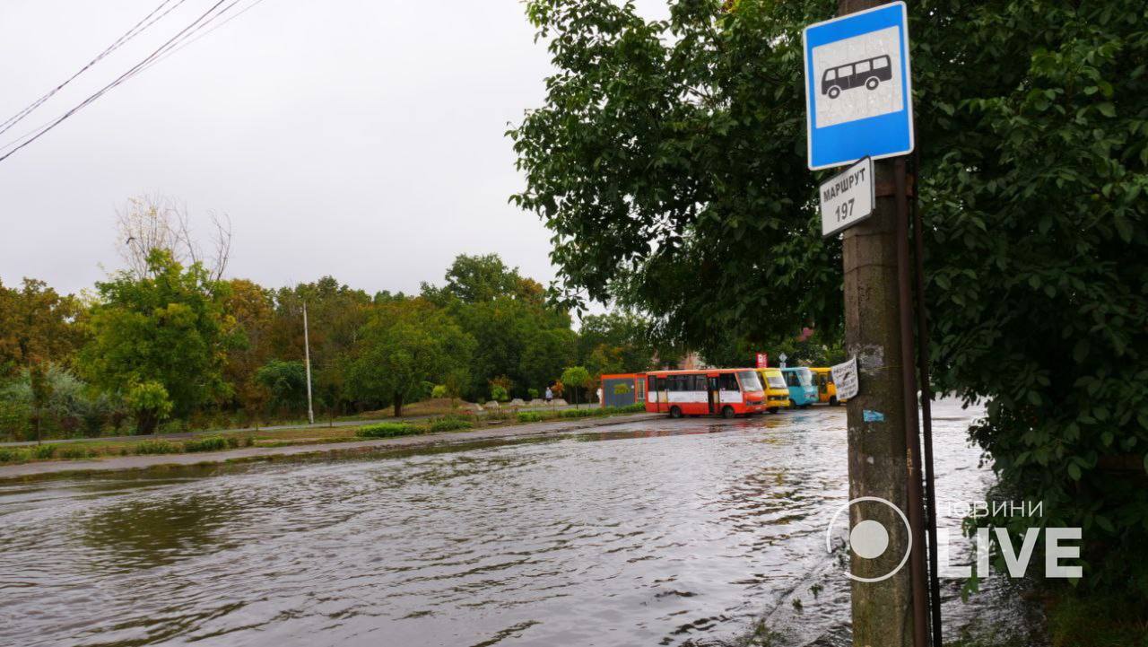 в одесі ліквідують наслідки дощу