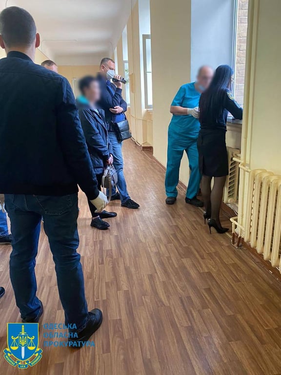 Одесский врач требовал взятку