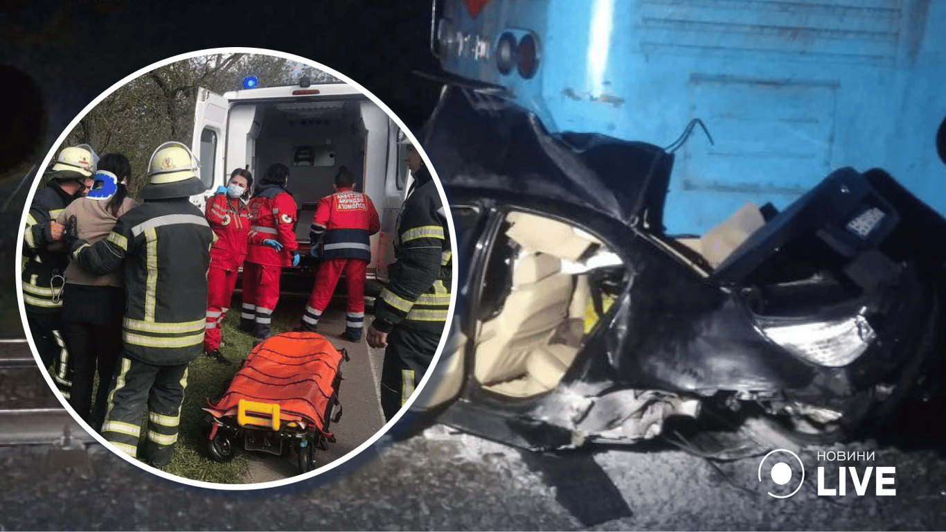 ДТП на Львівщині 23 жовтня - зіткнувся потяг з автомобілем - подробиці