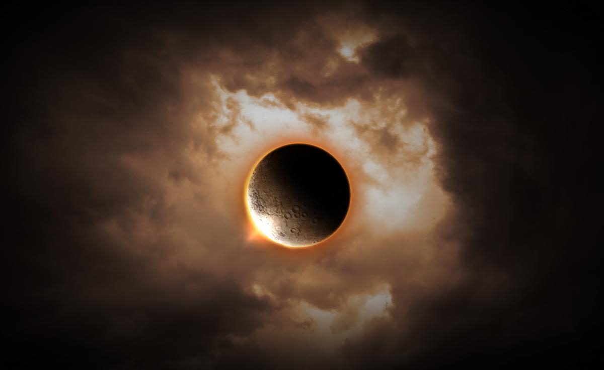 Місячне затемнення 8 листопада — вплив на людину