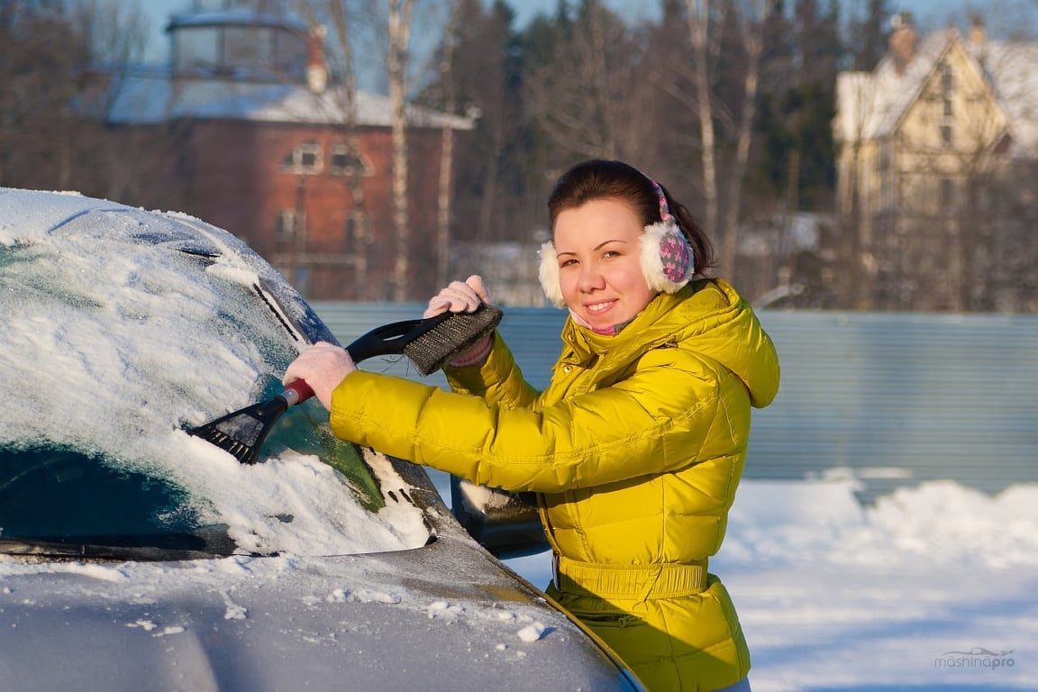 Эффективные способы избавиться от льда на автомобильном стекле