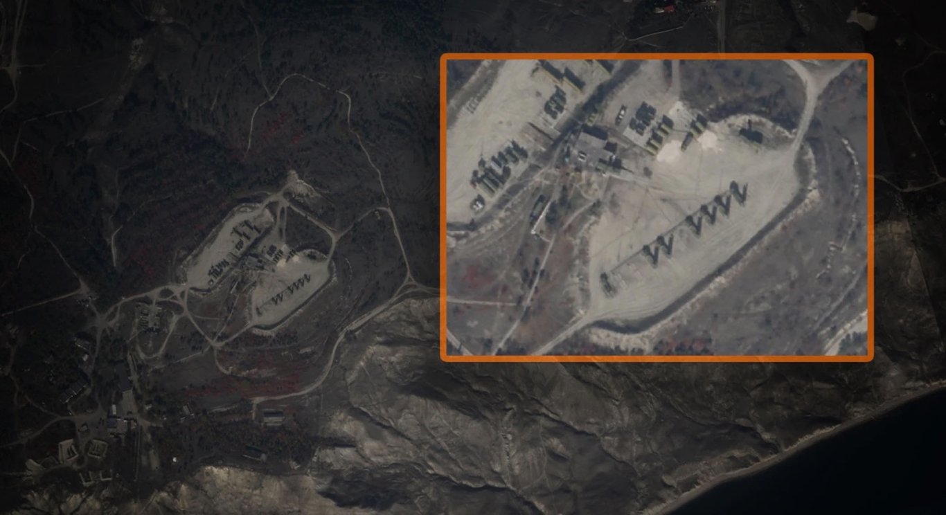 Супутникові знімки Planet Labs, військова база та БРК «Бастион-П» побл