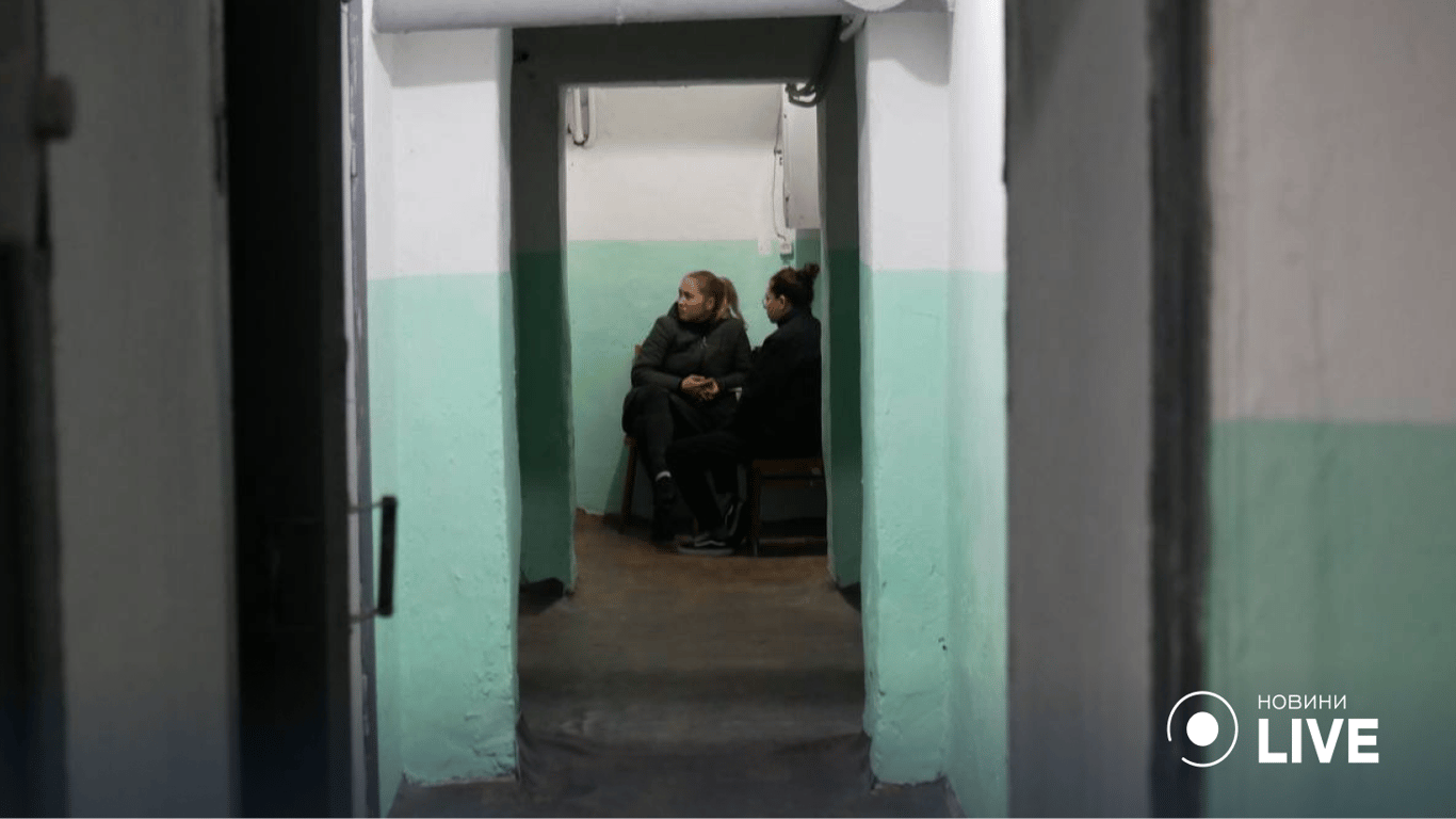 Люди приходять по допомогу