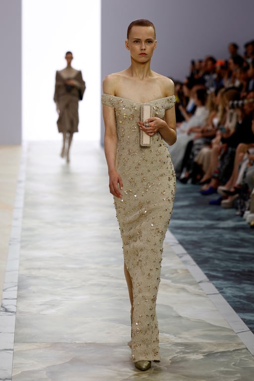 Самотня та безтурботна: Шакіра навідалась на fashion-показ - фото 9