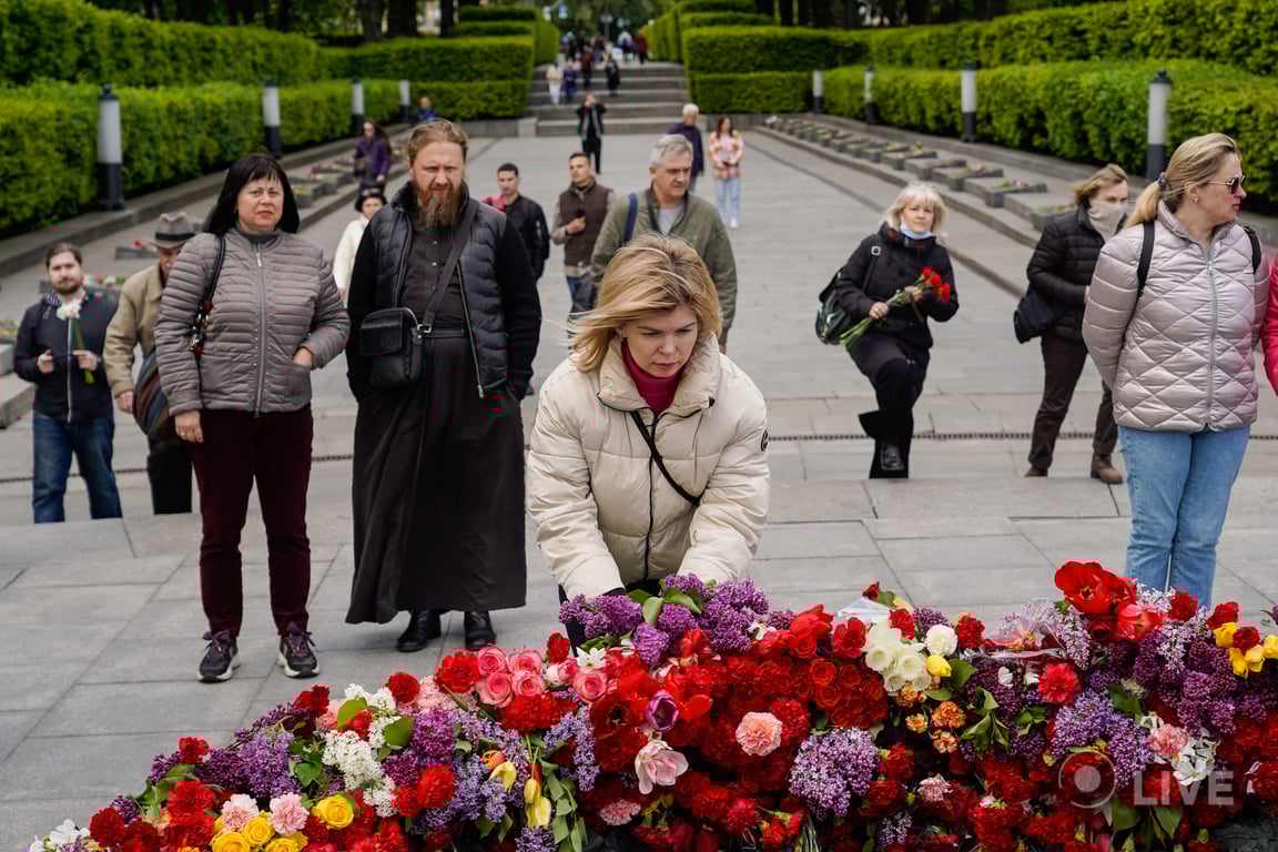 покладання квітів 9 травня в Києві