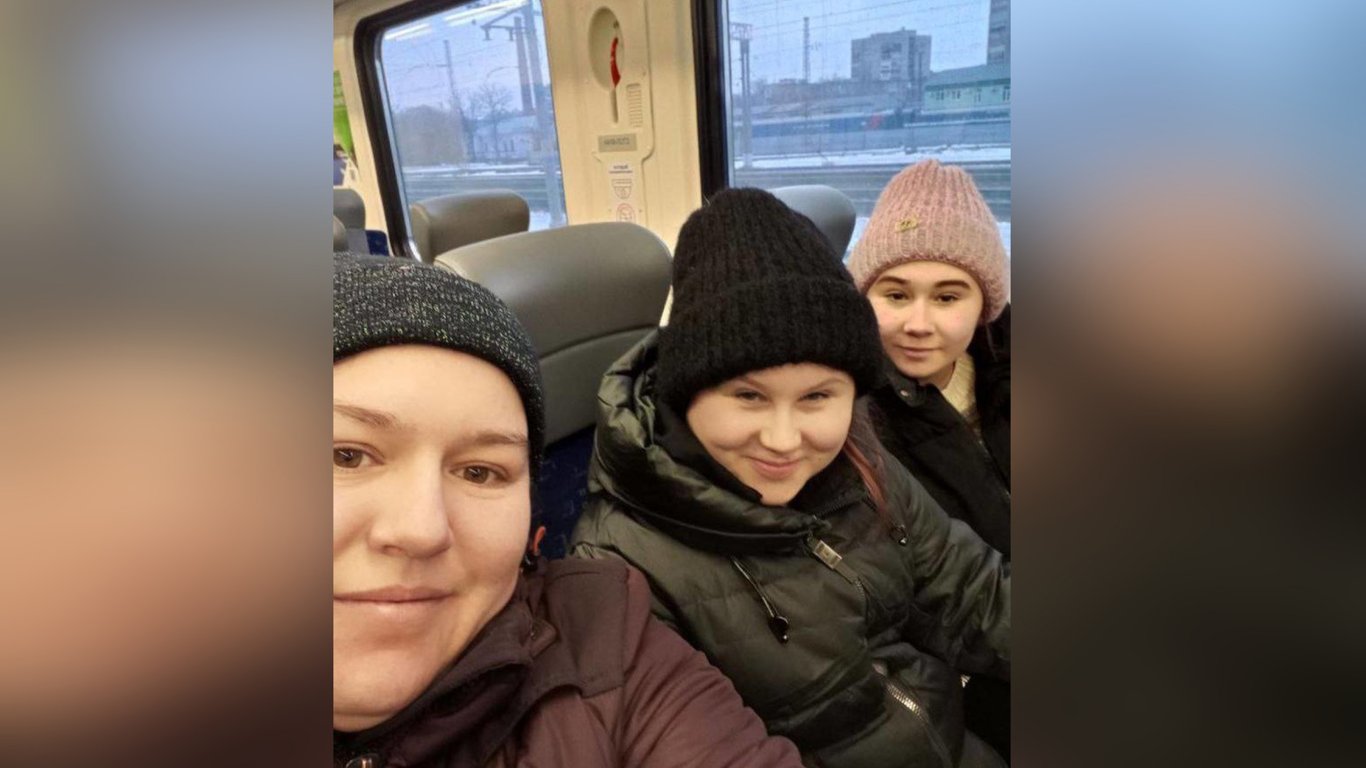 Украина вернула двух девушек-подростков, депортированных из Луганщины в россию: что известно