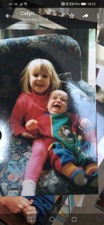 Як це – мати брата чи сестру: курйозні фото дітей