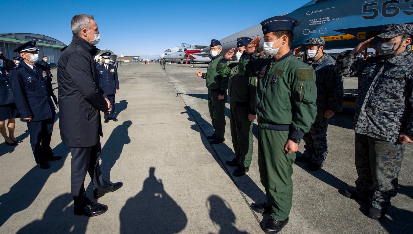 Єнс Столтенберг в Японії