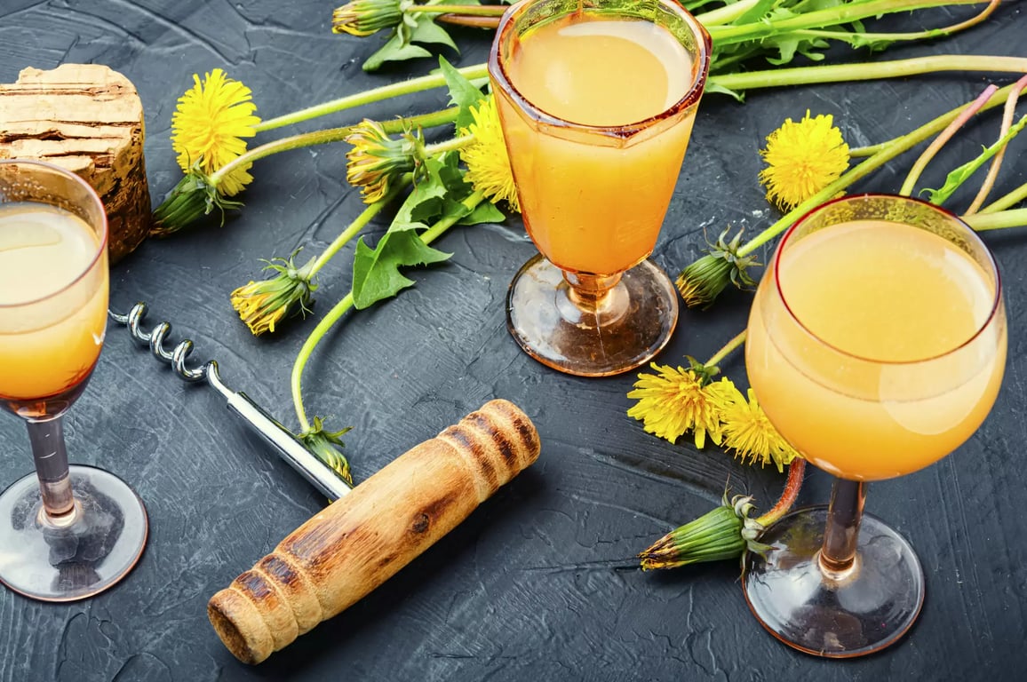 Вино з кульбаб — простий та смачний рецепт