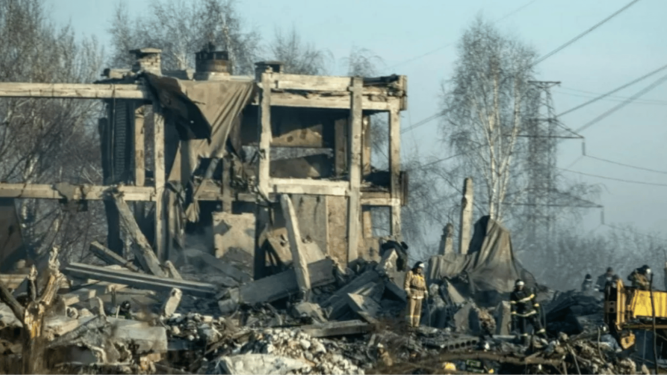 российский военный подорвал себя в украине. траурный митинг в самаре. подорвали русских солдат. взорвавшие мобилизованные. разбор завалов в макеевке.