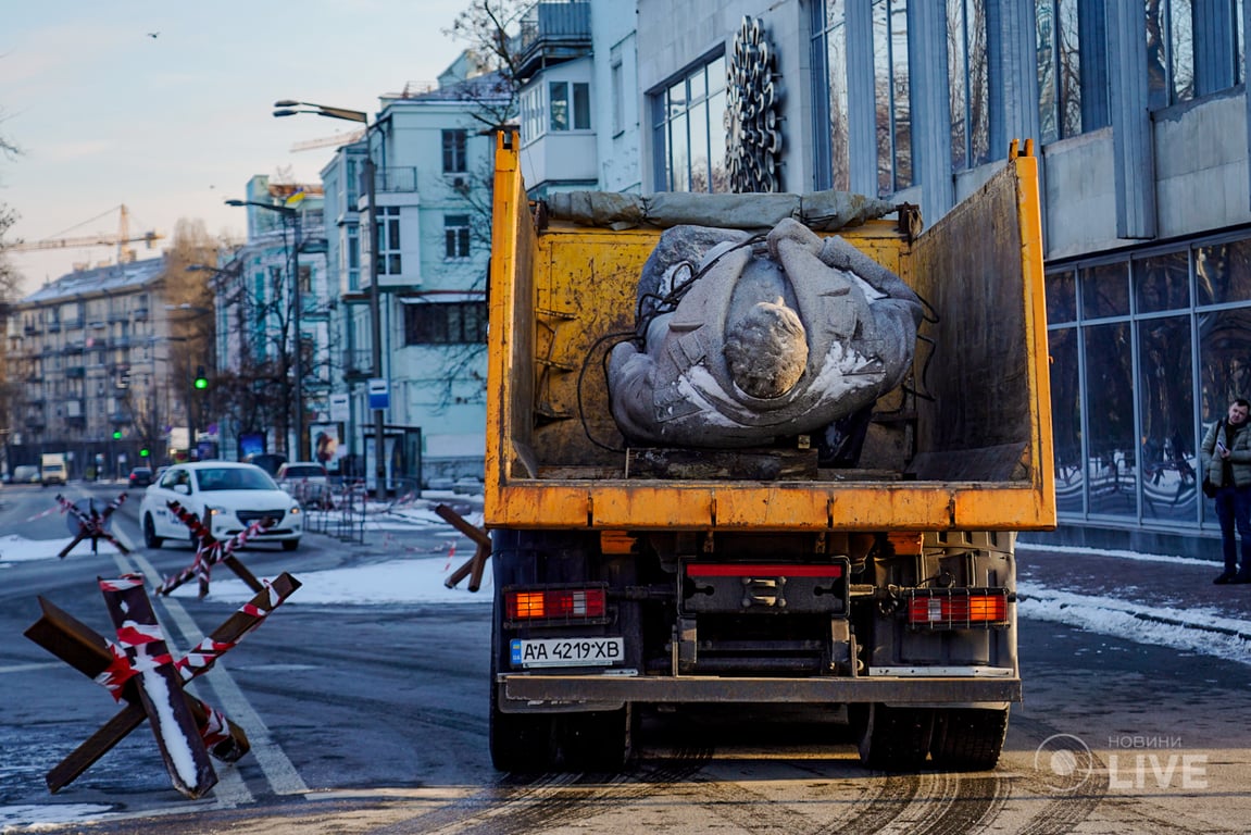 Демонтаж пам'ятника Ватутину