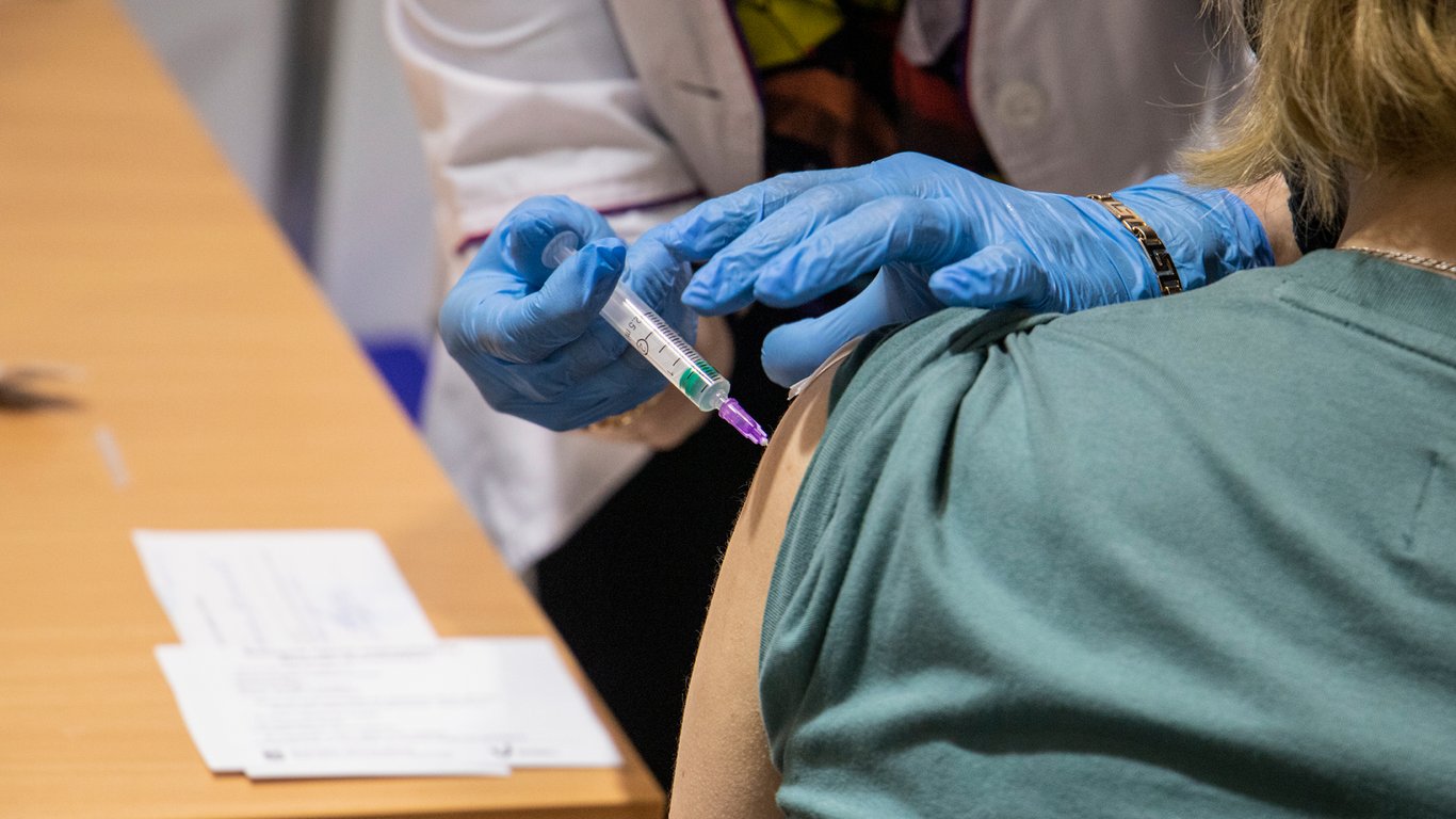 У США хочуть зробити вакцинацію проти COVID-19 щорічною