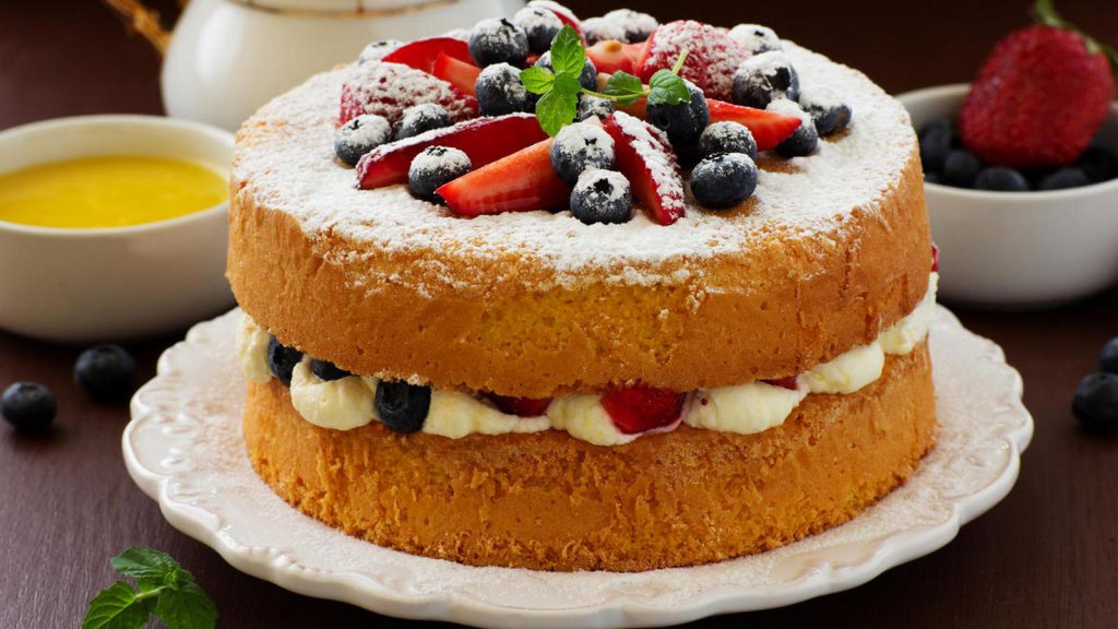Как приготовить воздушный бисквит – любимый десерт королевы Виктории