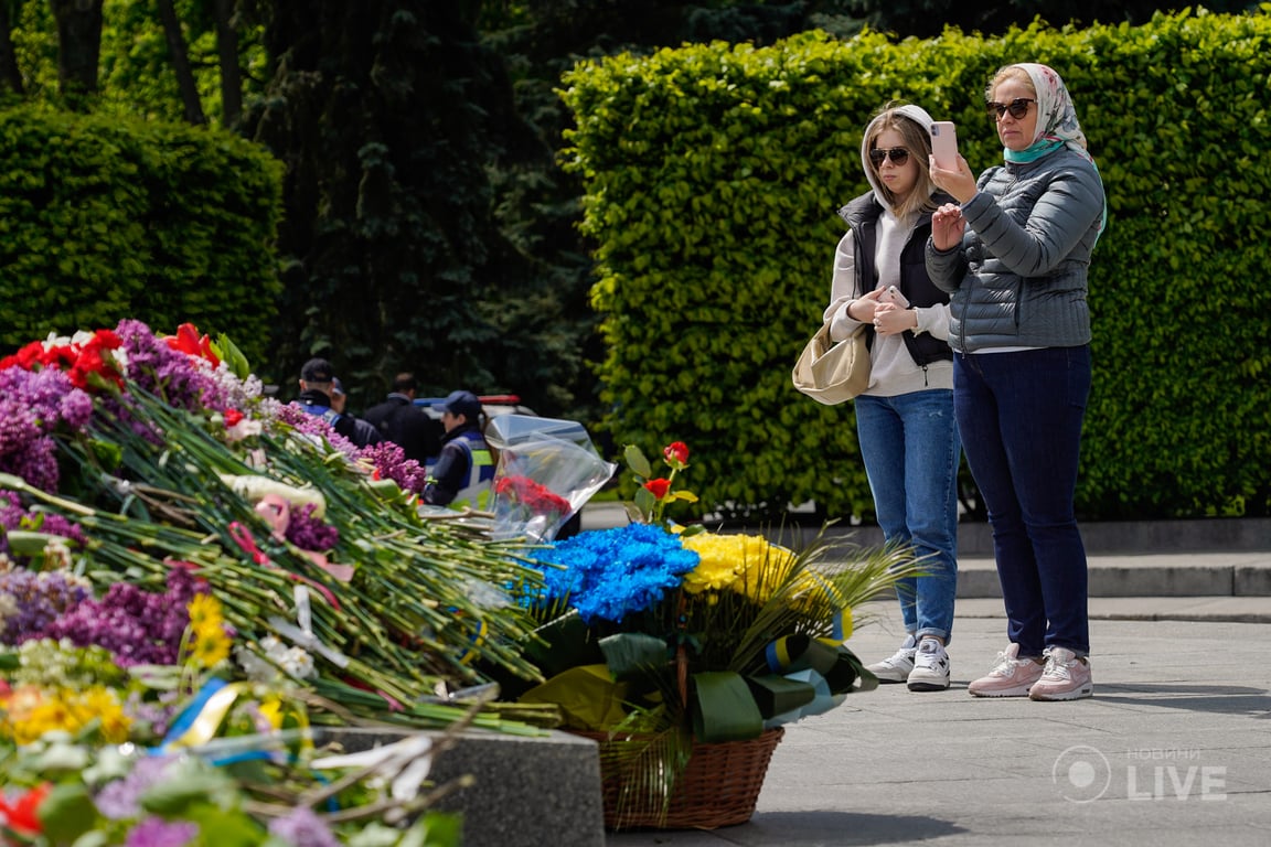 покладання квітів 9 травня в Києві