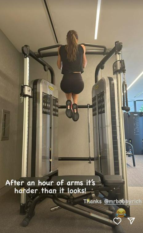 Це важче, ніж здається: Вікторія Бекхем приголомшила своїм спортивним тренуванням - фото 4