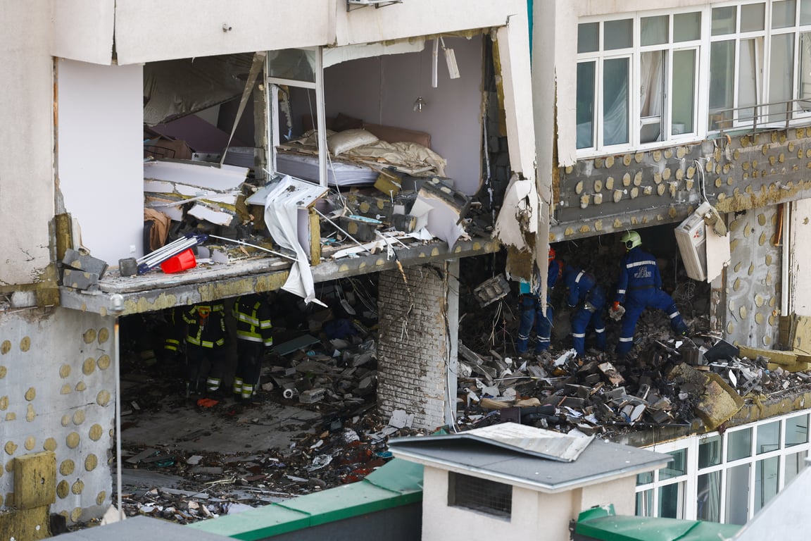 Наслідки ракетної атаки на Київ 24 червня. Фото: REUTERS/Valentyn Ogirenko