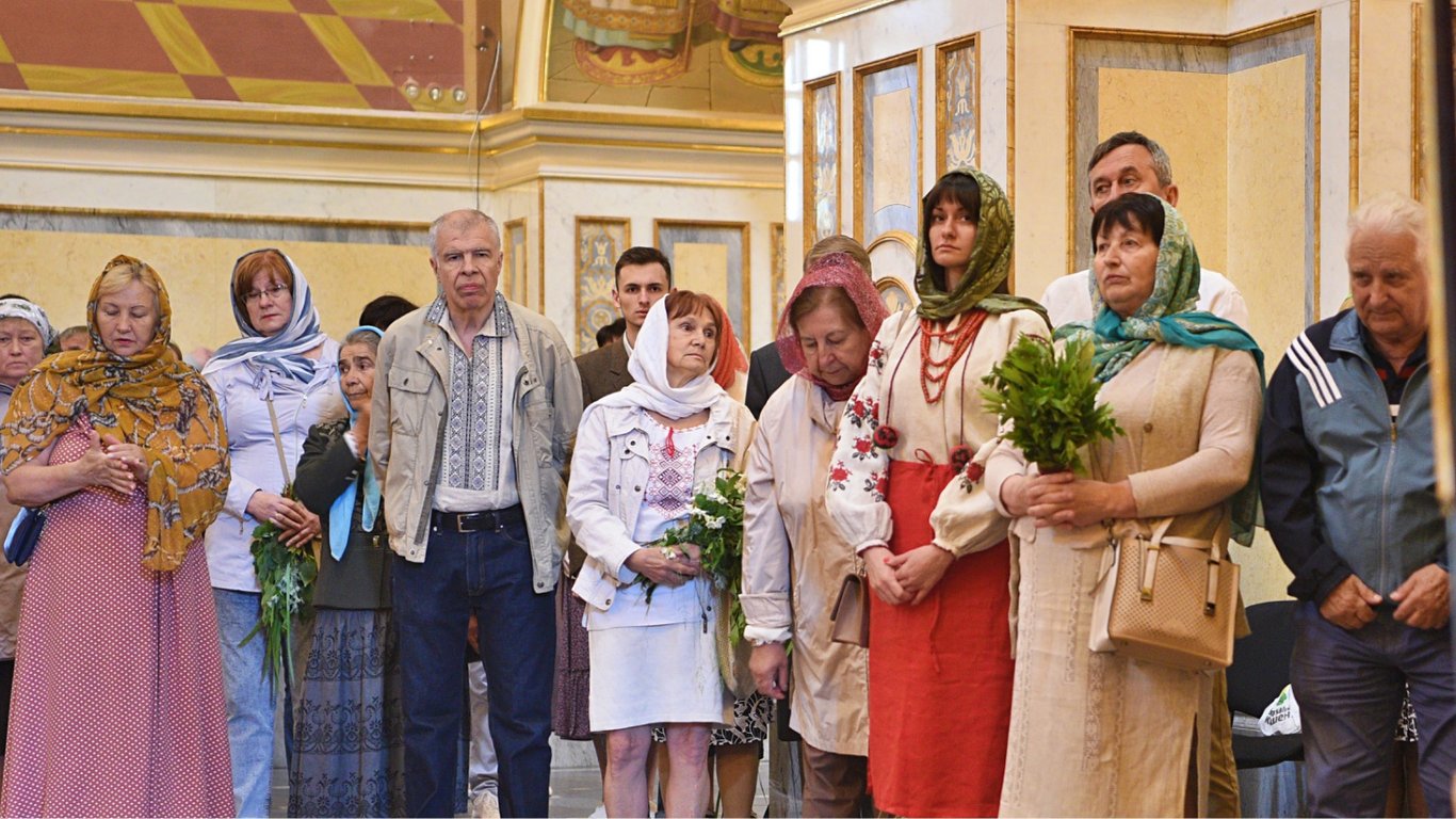 Собор двенадцати апостолов — существующие традиции