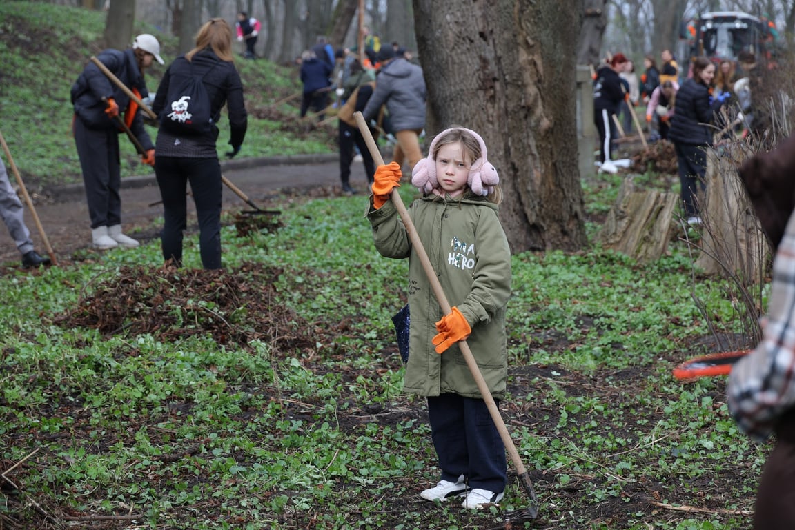 прибирання на Аскольдовій могилі