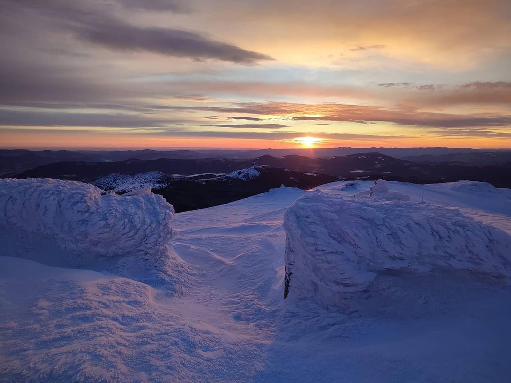 Сніг на високогір'ї Карпат