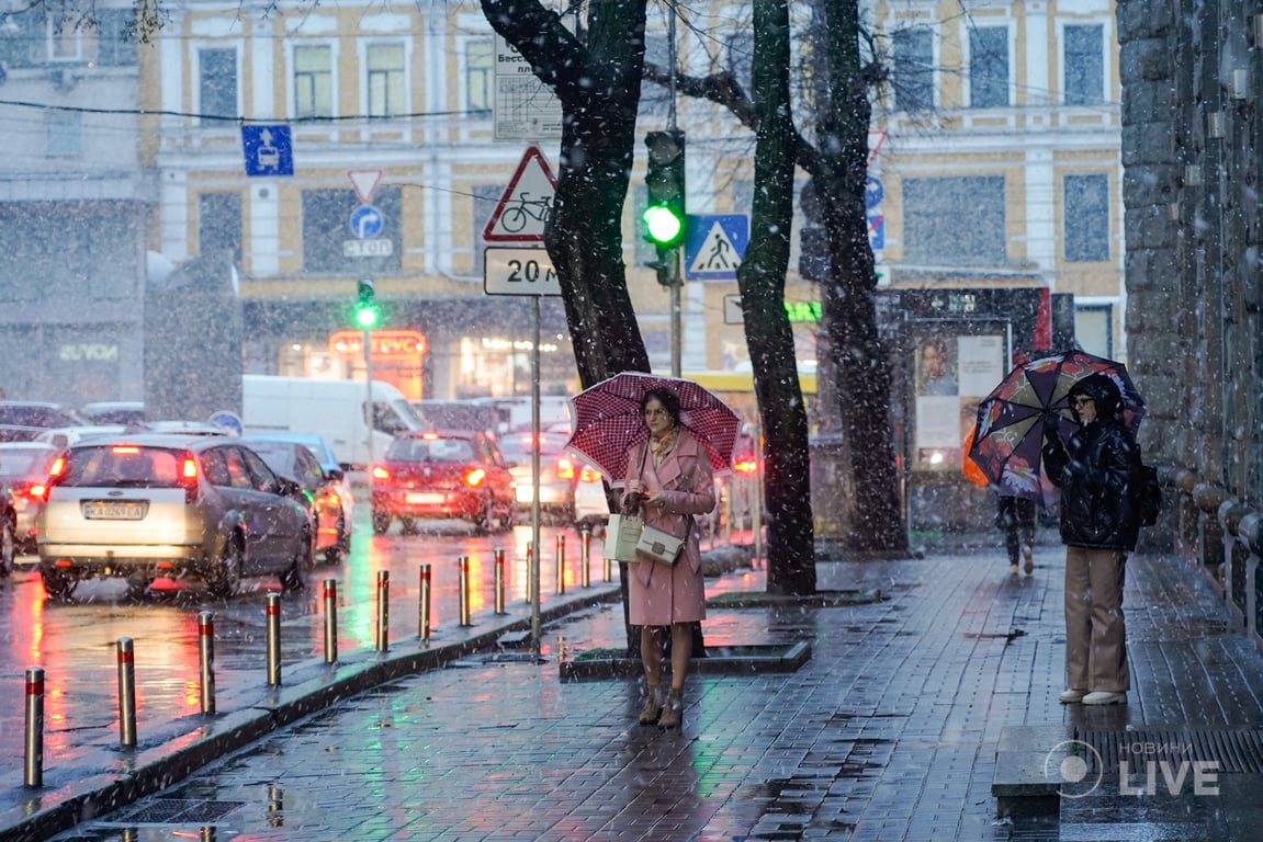 сніг Київ