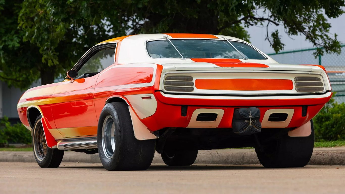 Які характеристики має знайдений шоукар Plymouth Cuda RTS