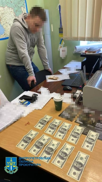 Поймали на взятке чиновников горсовета