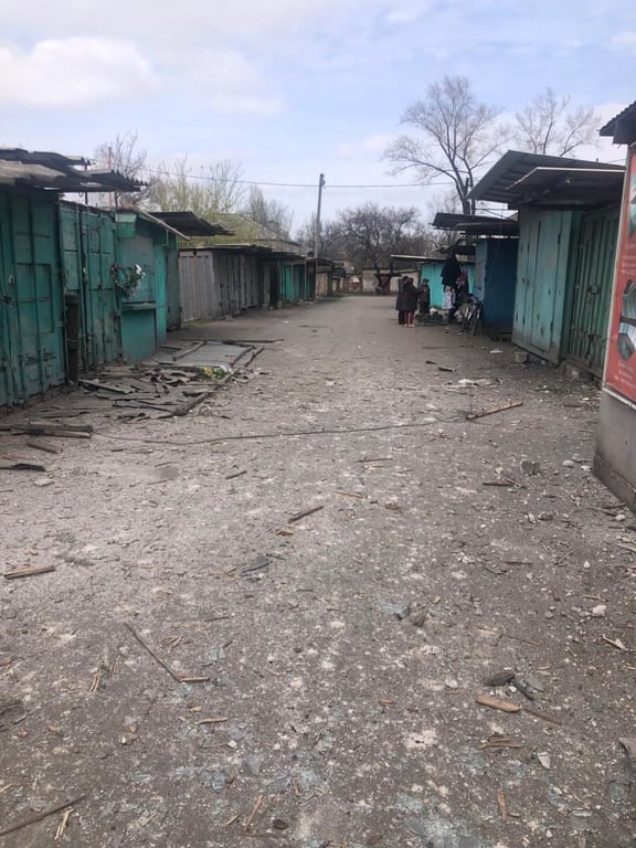 Росіяни обстріляли ринок в Українську