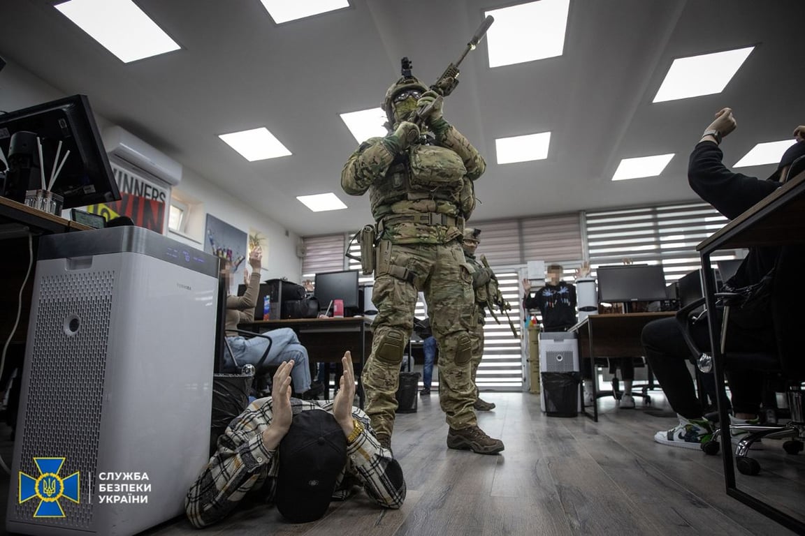 СБУ накрыла банду, которая грабила карты украинских банков