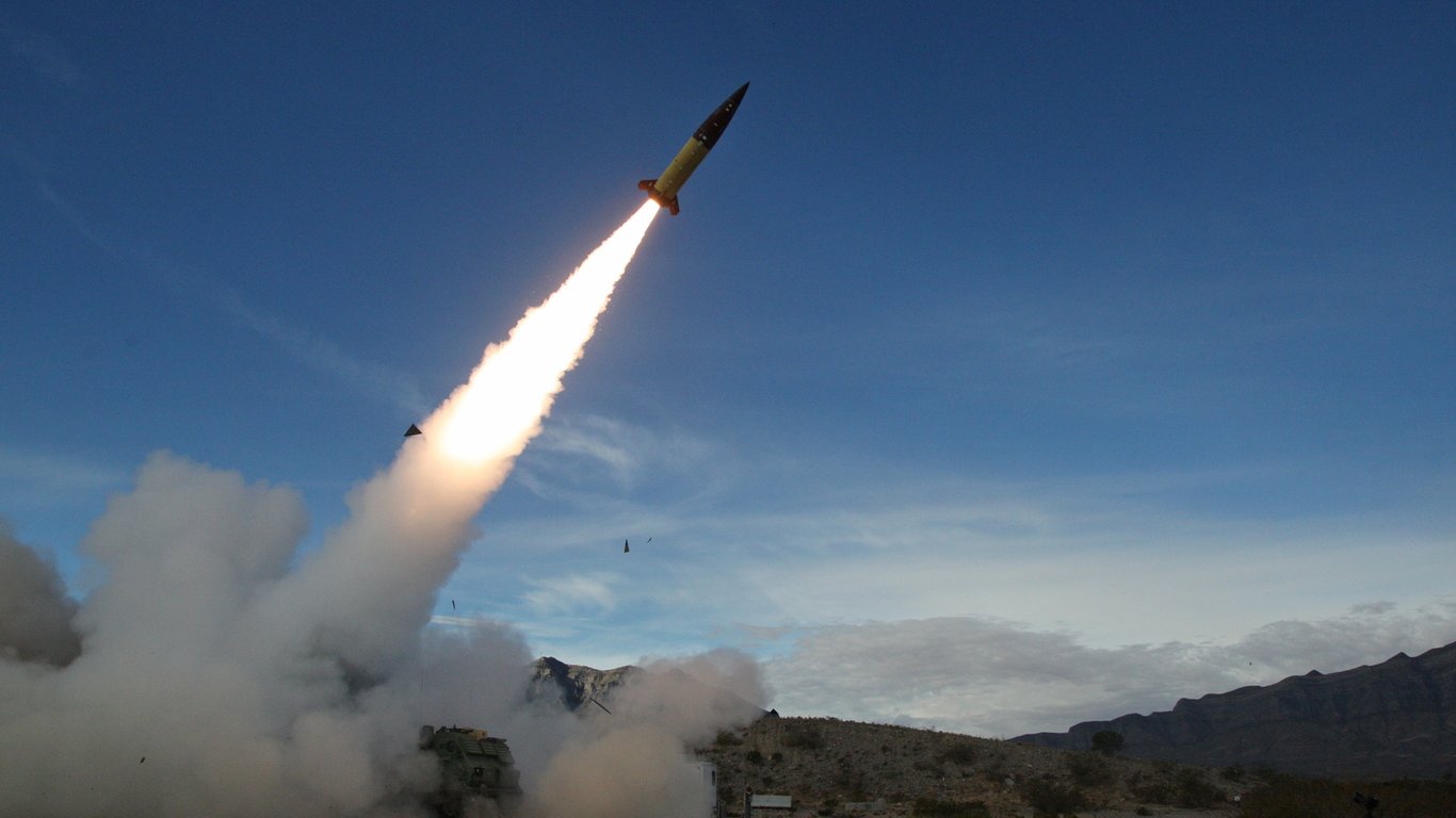 США вирішили передати ракети ATACMS  Україні ще до візиту Зеленського, — FT - 290x166