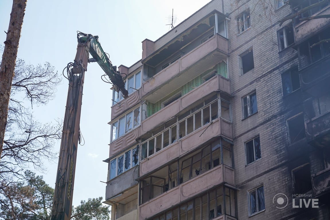 В Ирпене начался демонтаж поврежденных домов