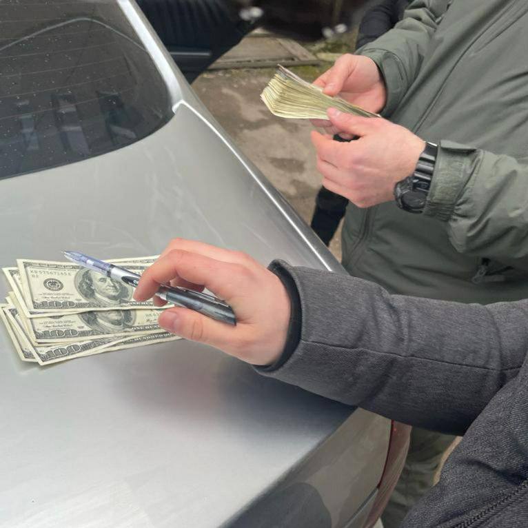 За гроші вивозив військовозобов'язаних за кордон