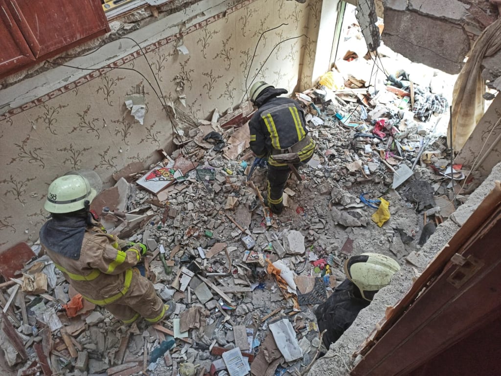 Рятувальники на місці ракетного удару у Слов'янську